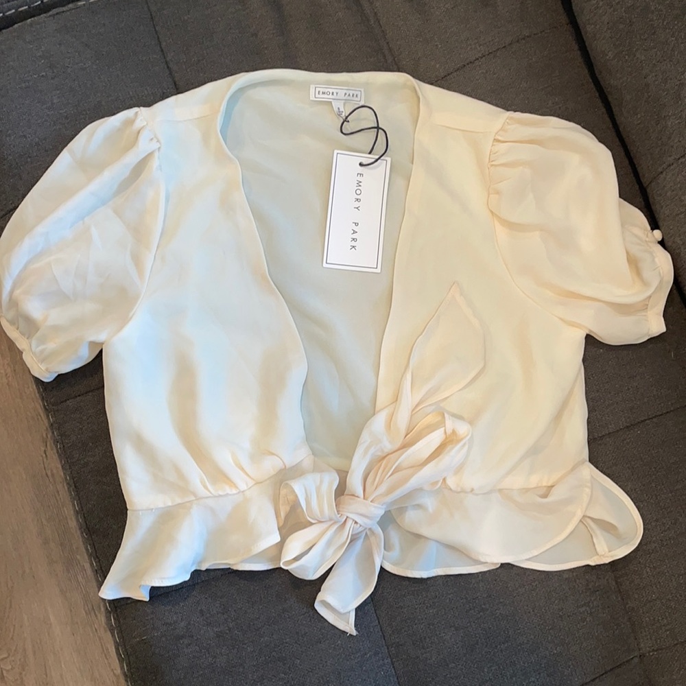 Emory Park off white tie in front shirt